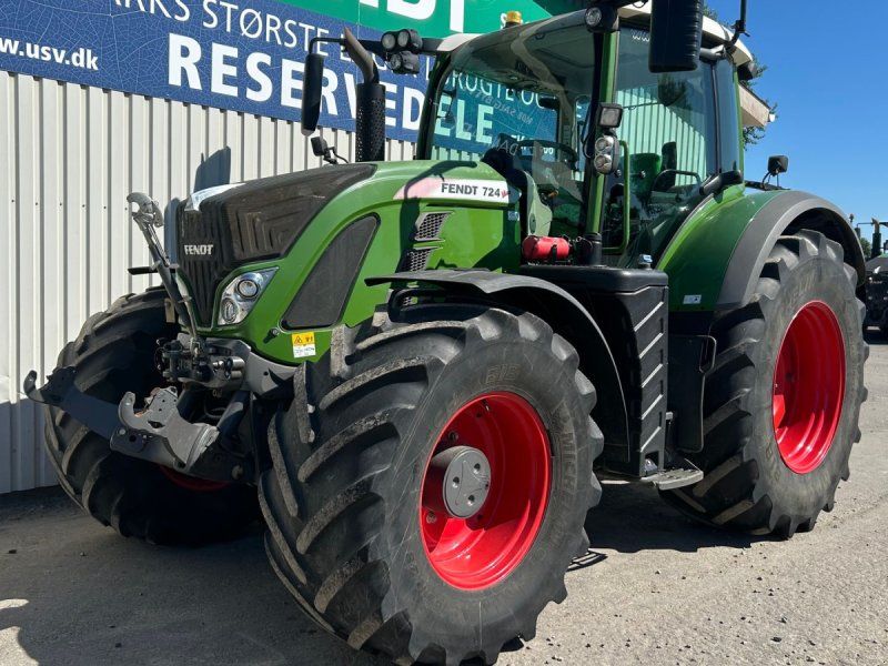 Fendt 724 Vario S4 Profi Plus