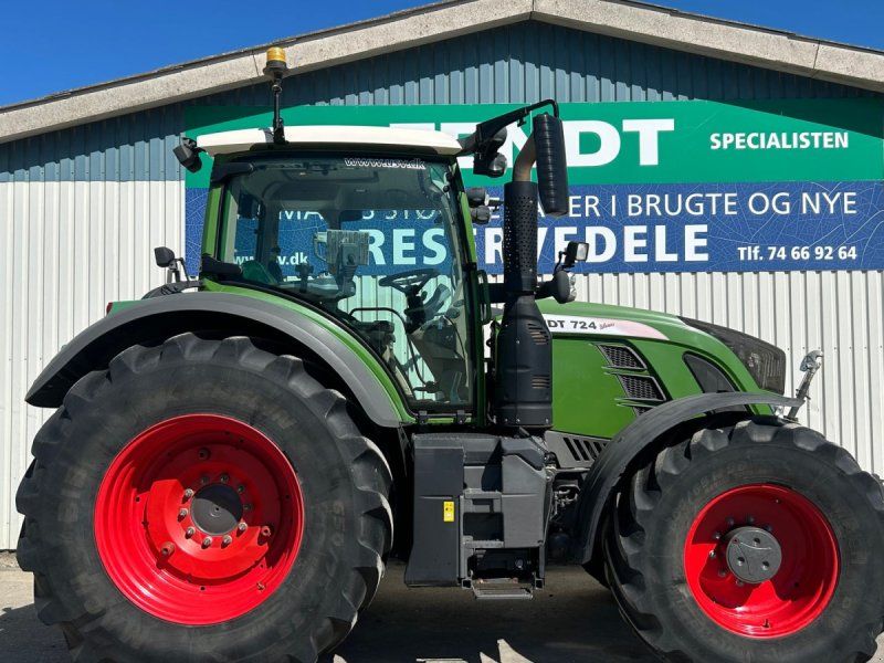 Fendt 724 Vario S4 Profi Plus