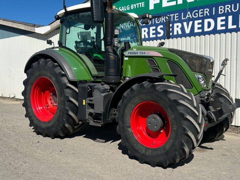 Fendt 724 Vario S4 Profi Plus