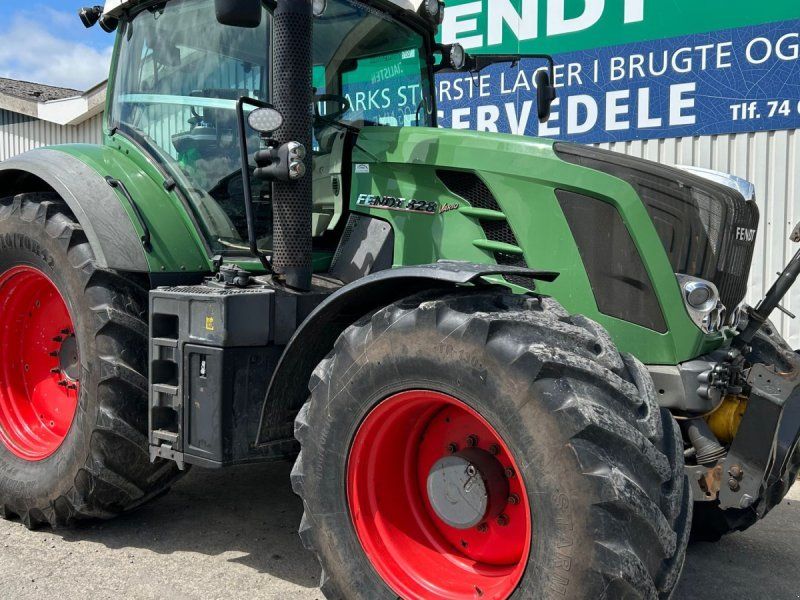 Fendt 828 Vario SCR Profi Plus  Med Front PTO