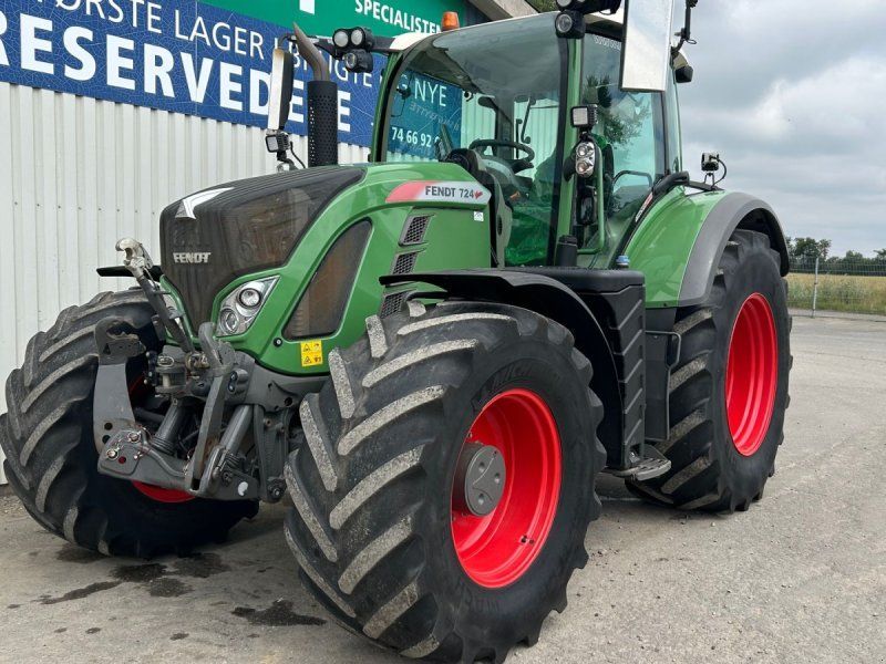 Fendt 724 Vario S4 Profi Plus