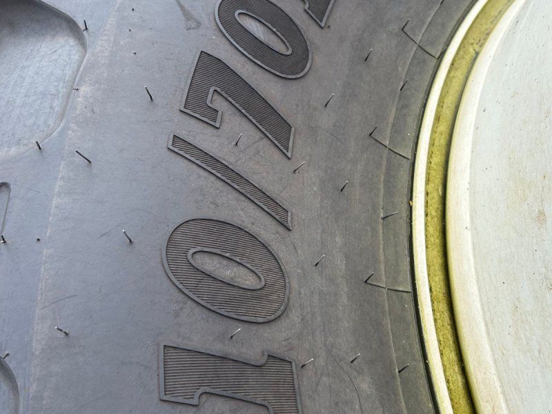 BKT 710/70R42-42