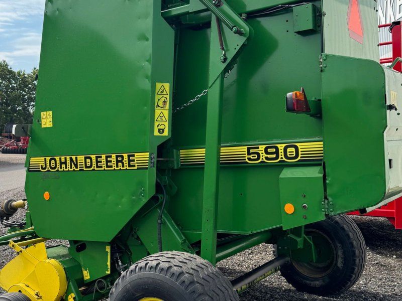 John Deere 590