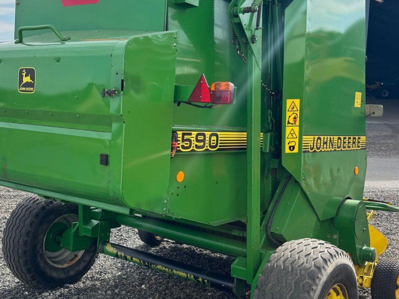 John Deere 590
