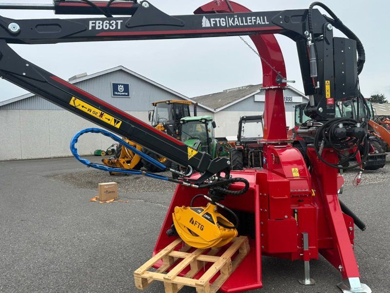 TP 270 K  Flishugger med kran