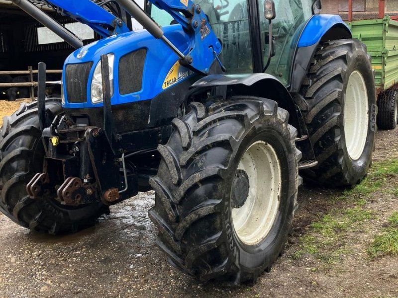 New Holland TS110A