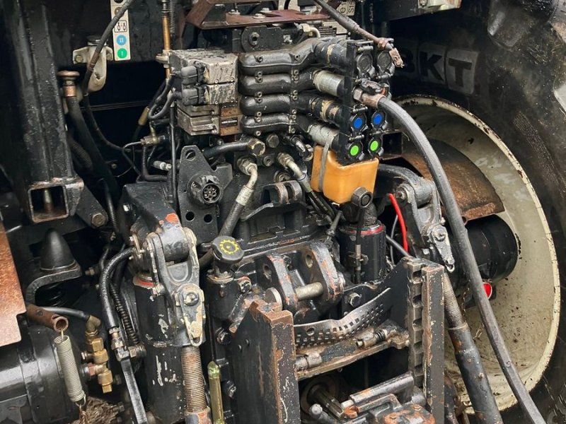 New Holland TS110A