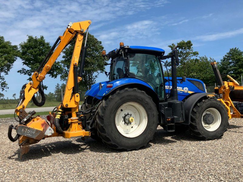 New Holland T7.230 Autocommand med rabatklipperudstyr