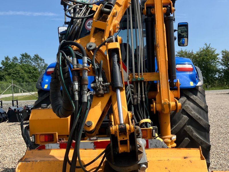 New Holland T7.230 Autocommand med rabatklipperudstyr