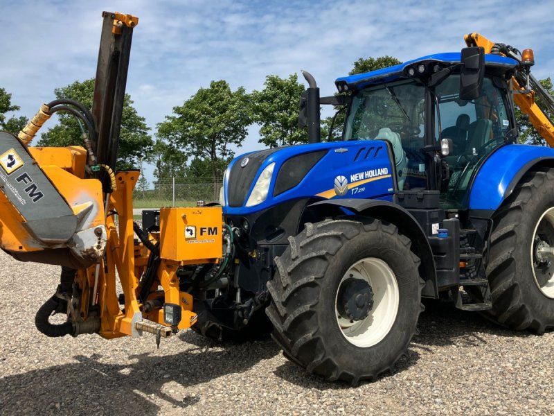 New Holland T7.230 Autocommand med rabatklipperudstyr