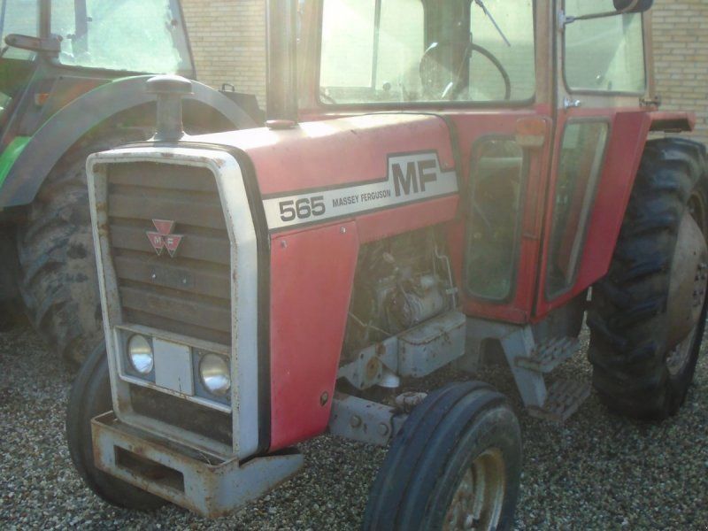 Massey Ferguson 565