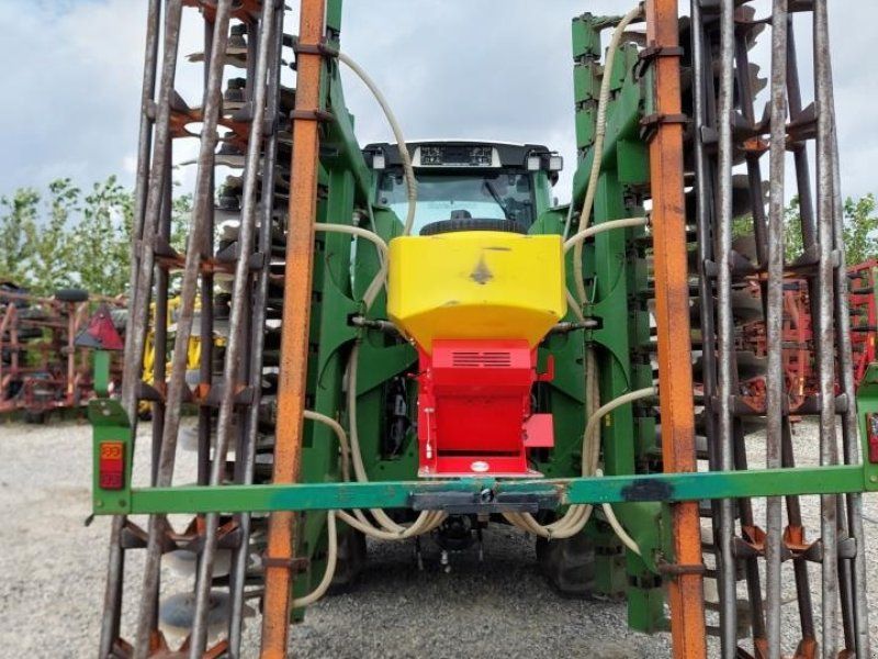 Amazone Catros 6001-2 med APV-speder
