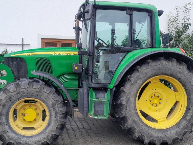 John Deere 6320