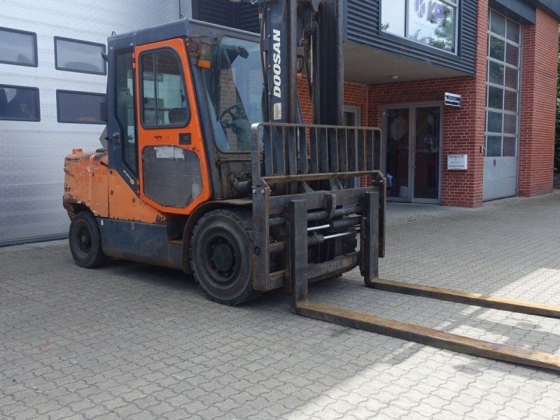 Doosan D55C-5 // MED GAFFELFLYTER OG SIDESKIFT