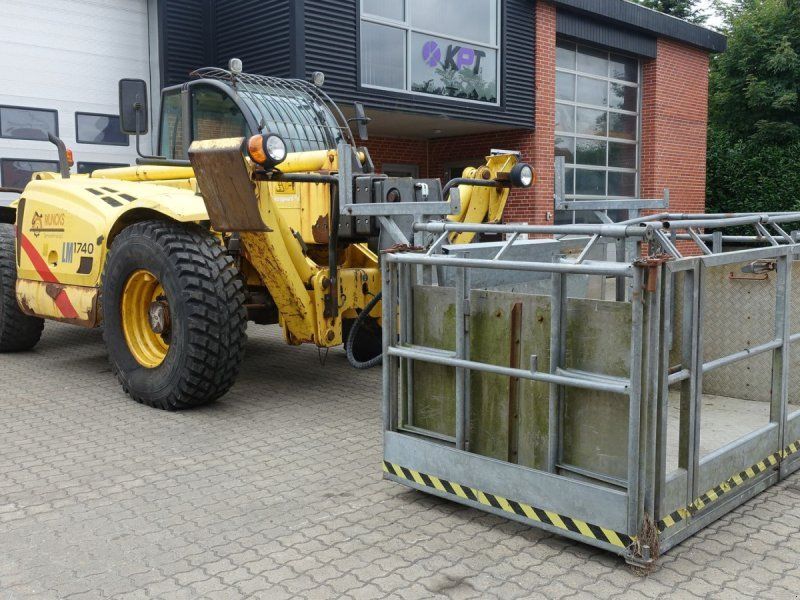 New Holland LM1740 // MED MANDSKABSKURV OG FJERNBETJENING