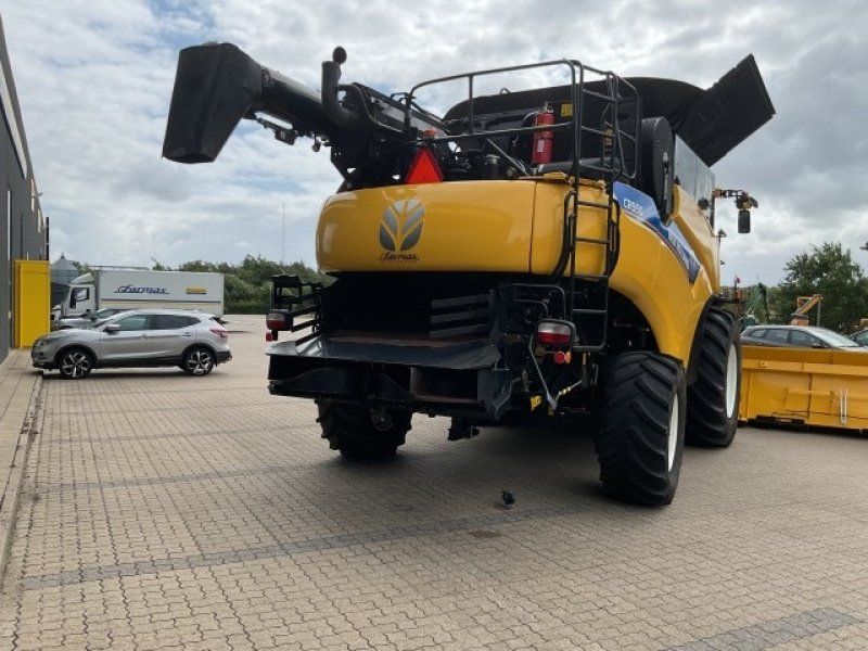 New Holland CR9.90