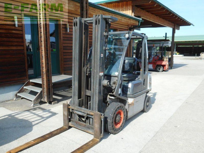 Nissan y1d2a25q triplex 4,9m + ss