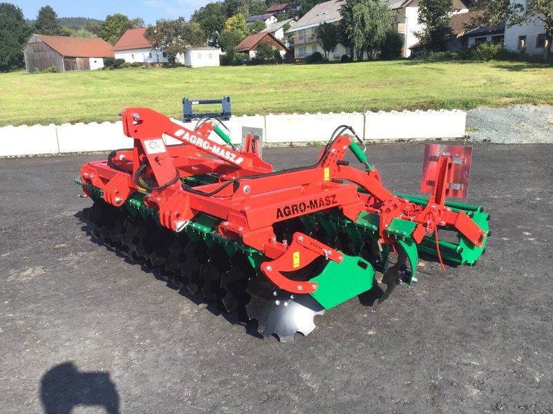 Agro-Masz BT 30 3m Arbeitsbreite Beleuchtung