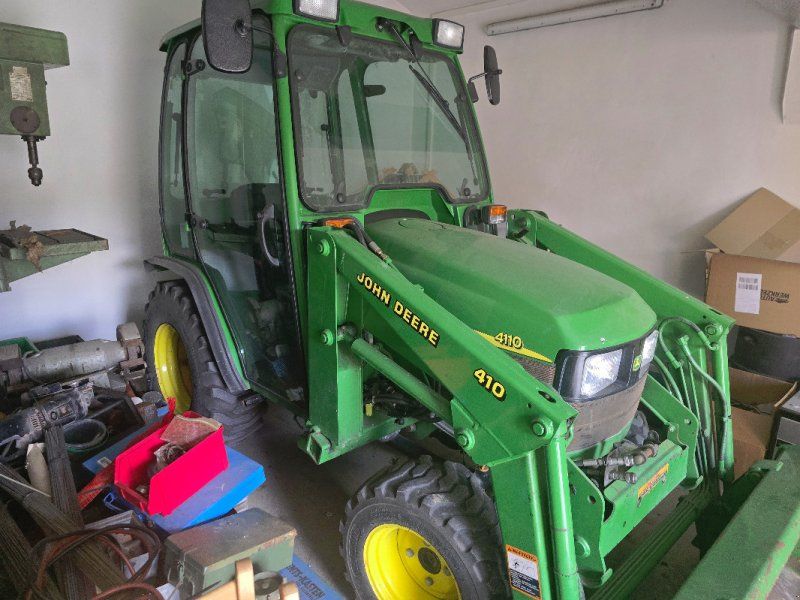 John Deere 4110