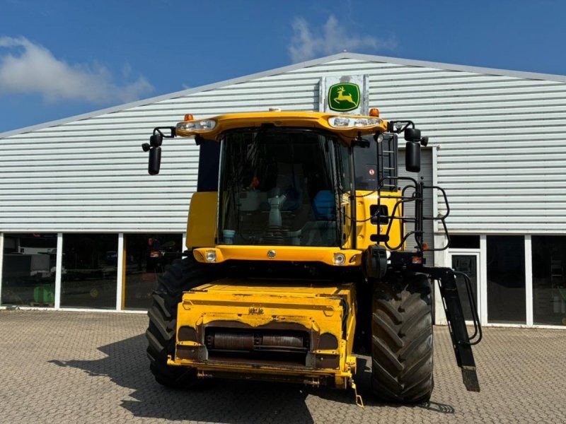 New Holland CR9090 CR9090
