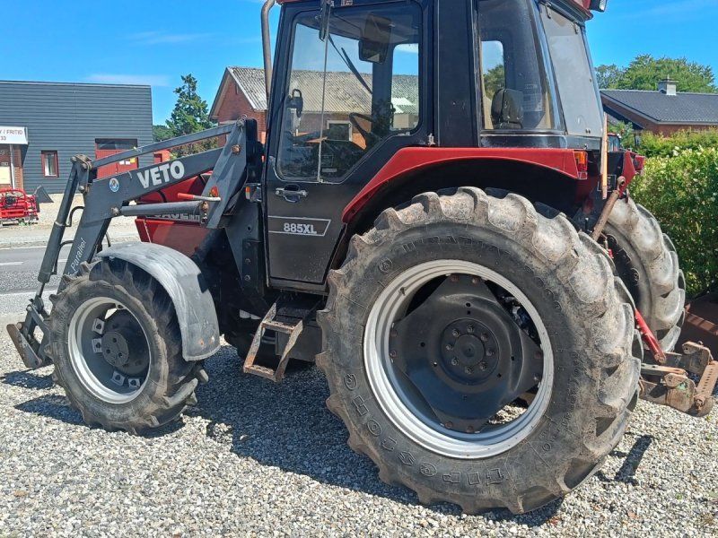 Case IH 885 XL med frontlæsser