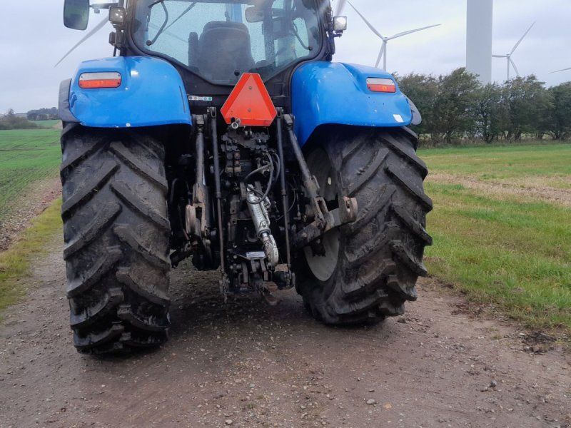 New Holland T7060 Power shift med ÅLØ q76 og nye bagdæk,affjederet foraksel