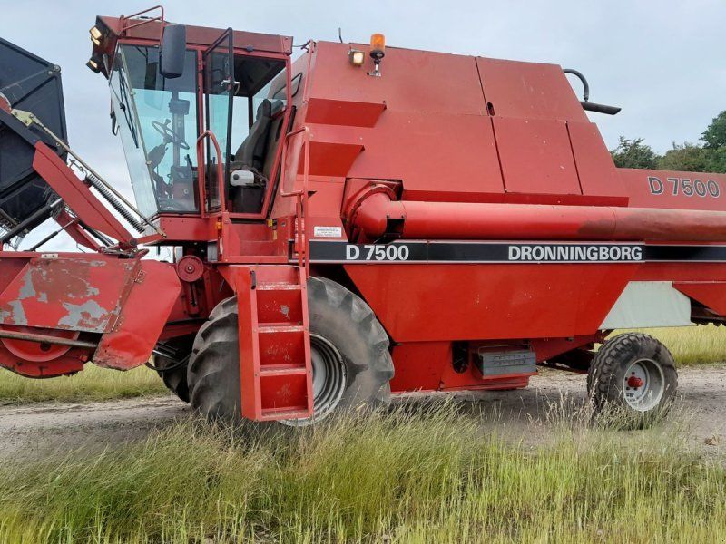 D7500 med snitter og aircon En af de sidste 3 gears model og rød
