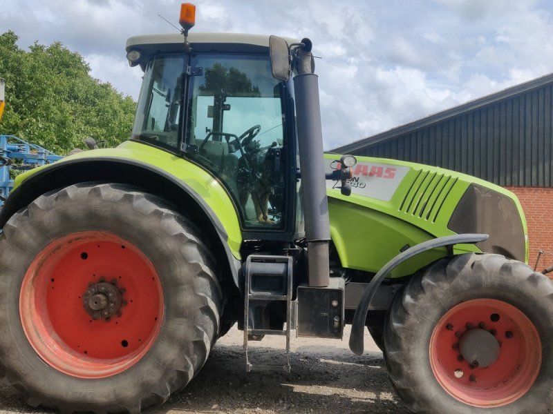 Claas Axion 840 CMatic med front pto. Cmatic