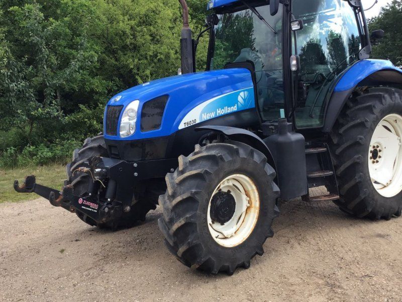 New Holland T6030 plus