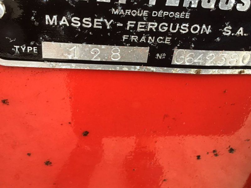 Massey Ferguson 128