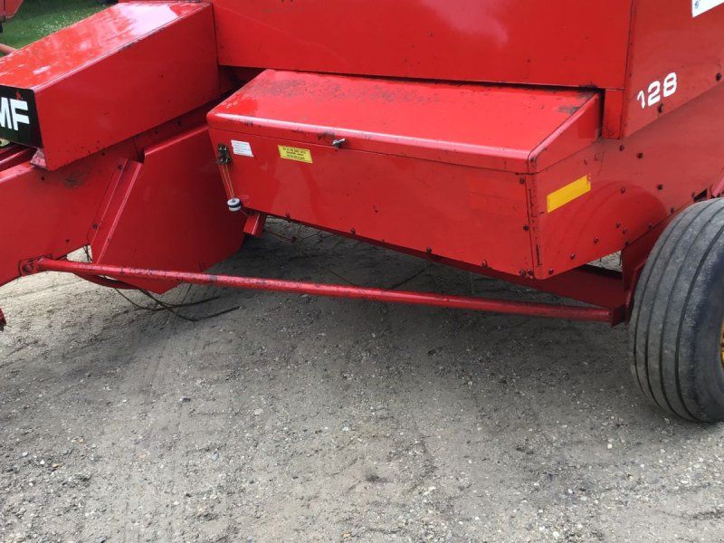 Massey Ferguson 128