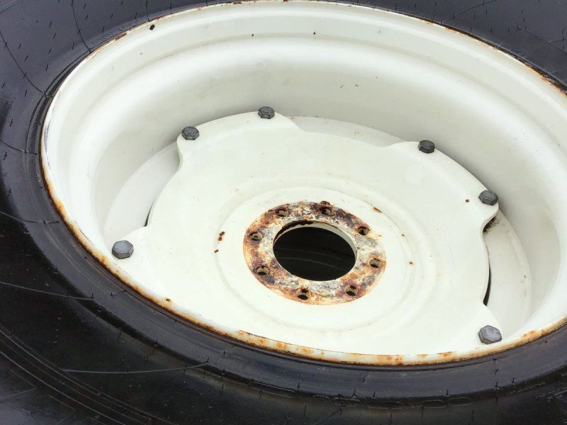 Michelin 650/65 30.5