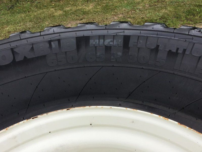 Michelin 650/65 30.5