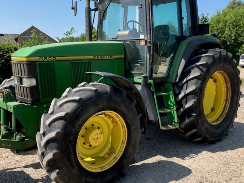 John Deere 6800