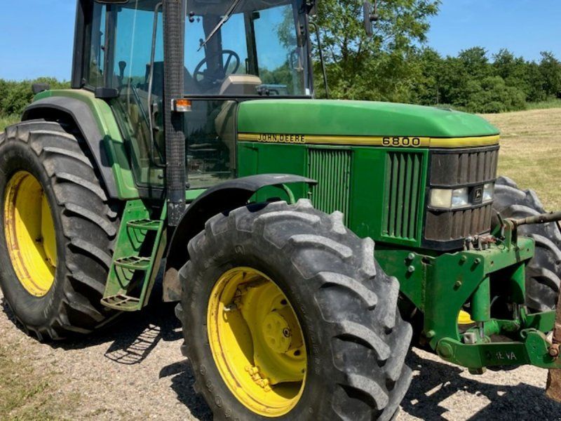John Deere 6800