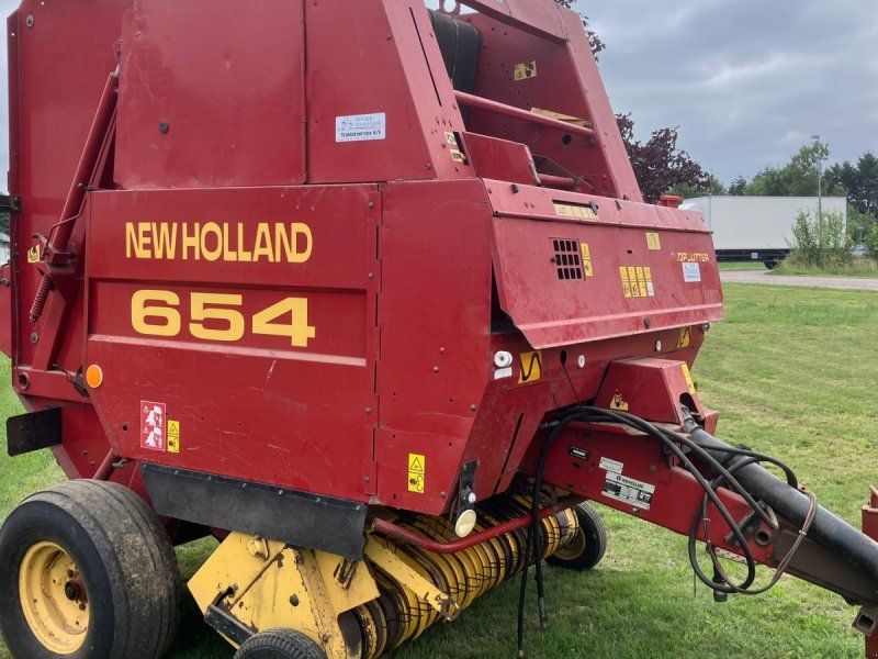 New Holland 654 RUNDBALLEPRESSER Cropcutter