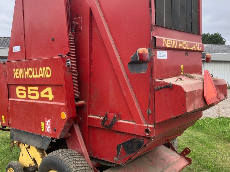 New Holland 654 RUNDBALLEPRESSER Cropcutter