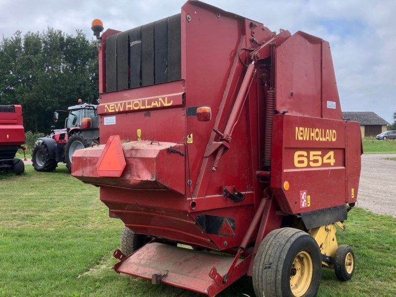 New Holland 654 RUNDBALLEPRESSER Cropcutter