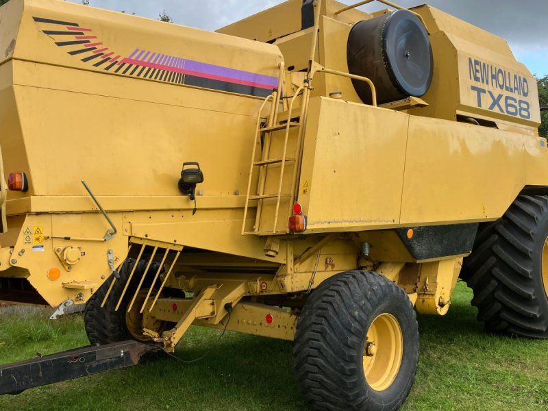 New Holland TX68