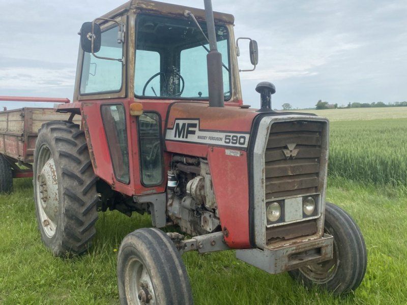 Massey Ferguson 590
