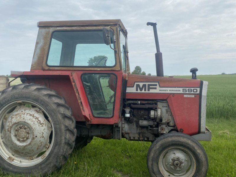 Massey Ferguson 590