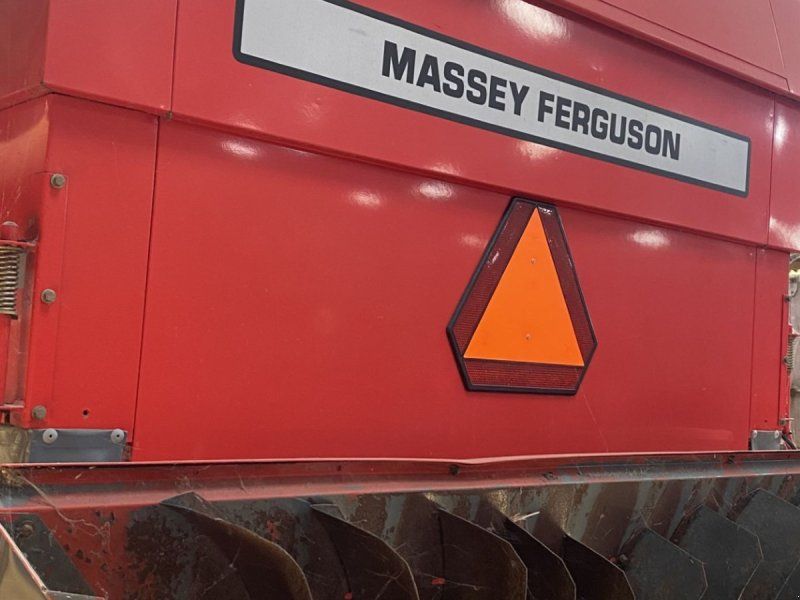 Massey Ferguson 40. Kun 1873 høstimer og 2381 motortimer