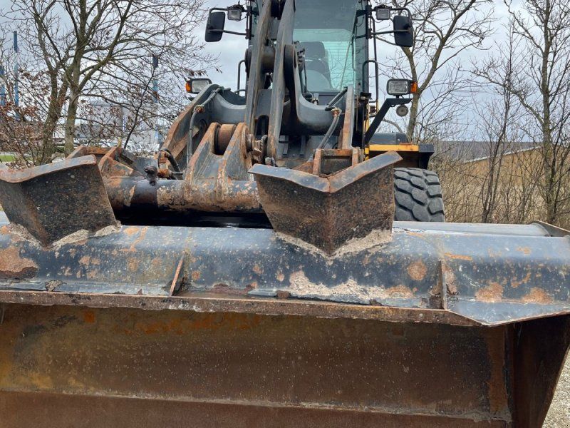 Komatsu WA 250PZ-5 Gummihjulslæsser