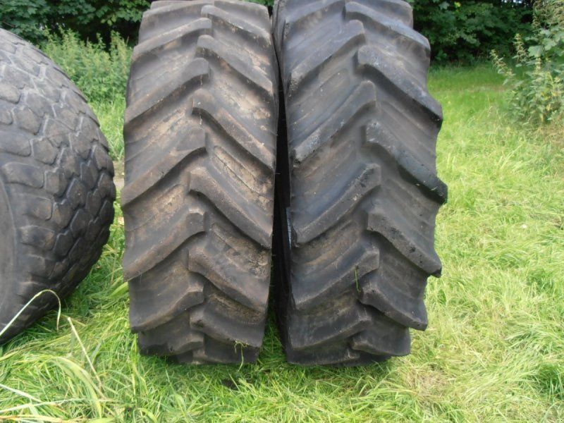 Taurus 360/70R28 Traktordæk