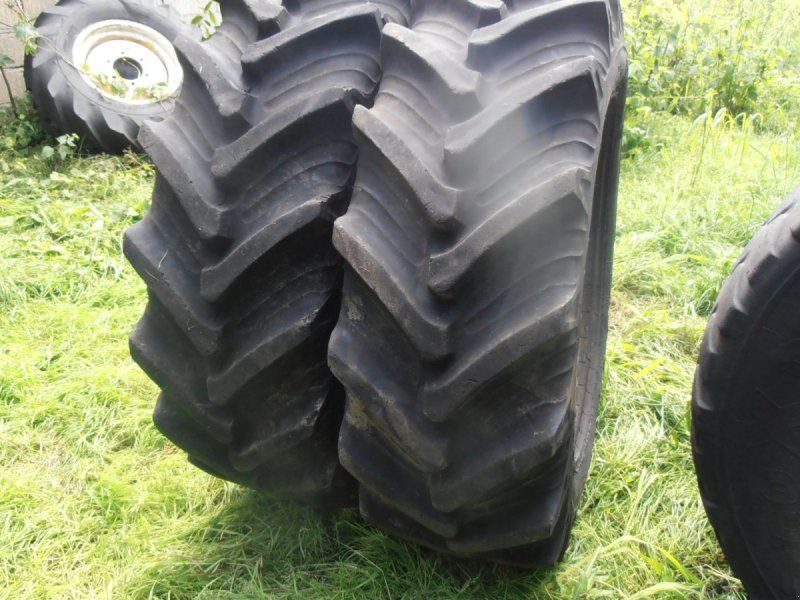 Taurus 360/70R28 Traktordæk