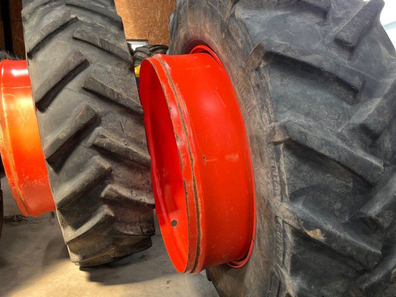 AP 520/85R42