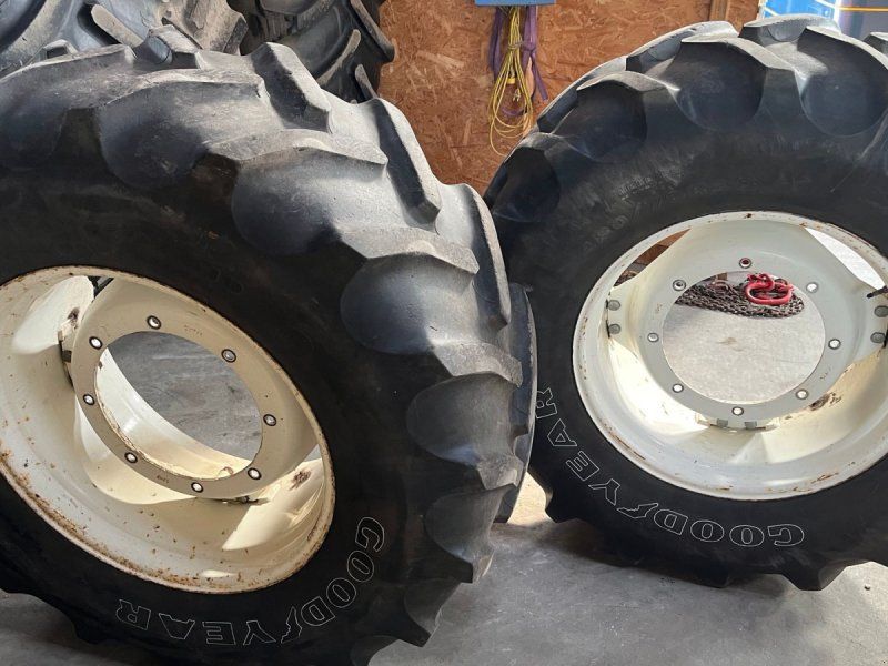 Goodyear 480/70-28 New Holland