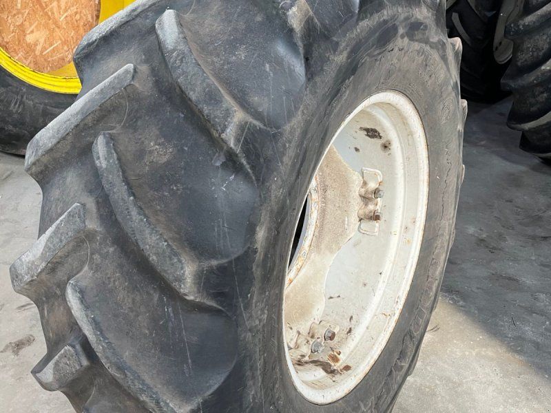 Goodyear 480/70-28 New Holland