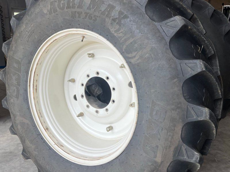 New Holland T7070 90% gummi