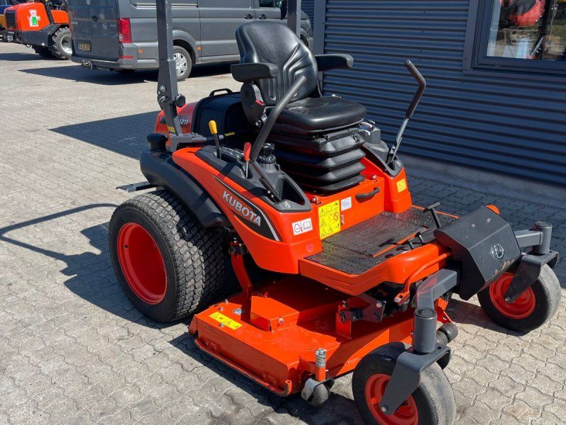 Kubota ZD1211 ZD1211 ZeroTurn